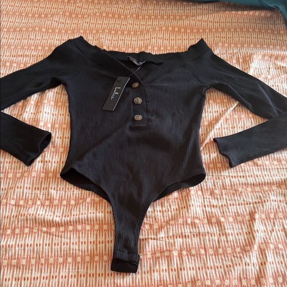 Lulus Lilith Off-Shoulder ribbed Buttoned bodysuit - Picture 6 of 8